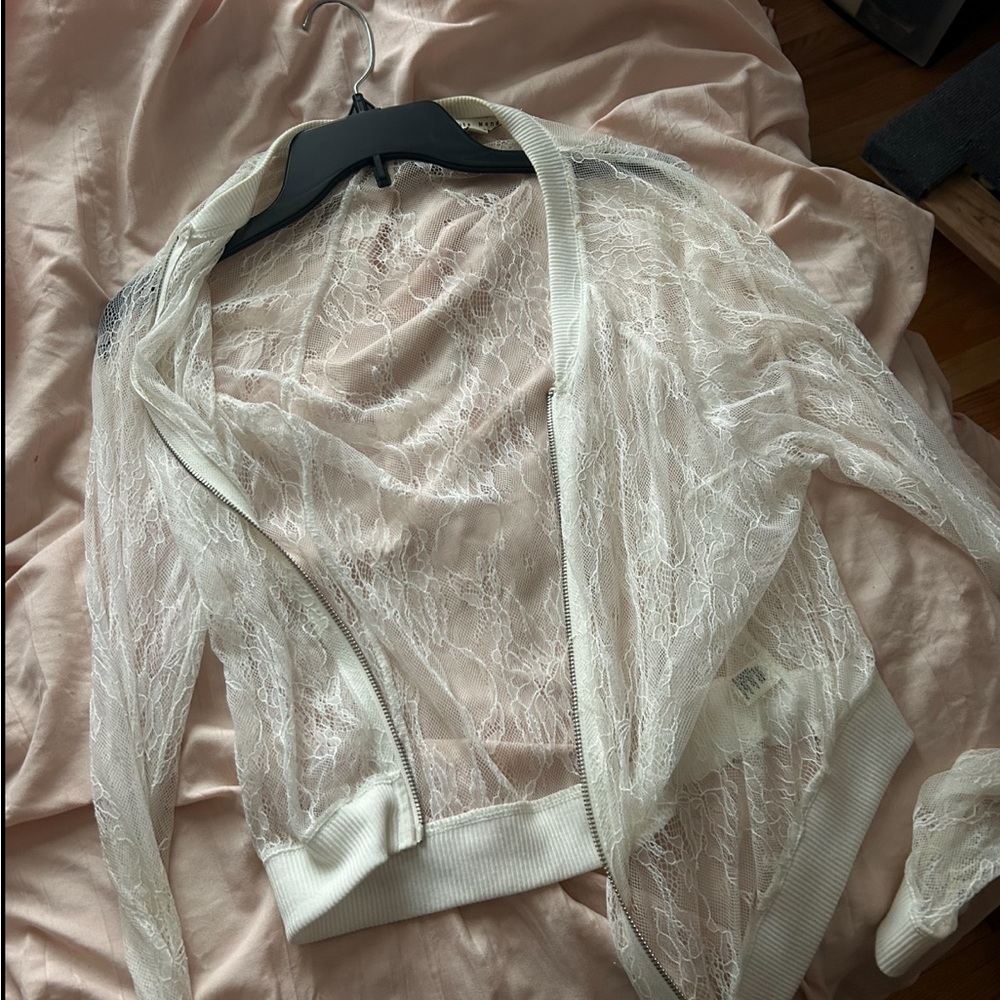 Haute Monday White Lace Long Sleeve | Medium